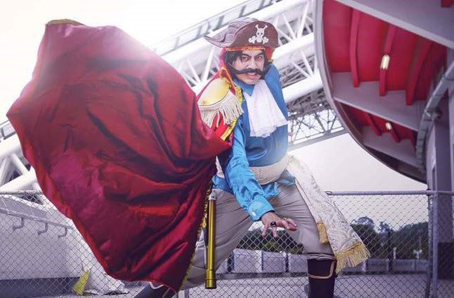 Los Mejores Cosplays De Gol D Roger Que Llevan Al Personaje Al