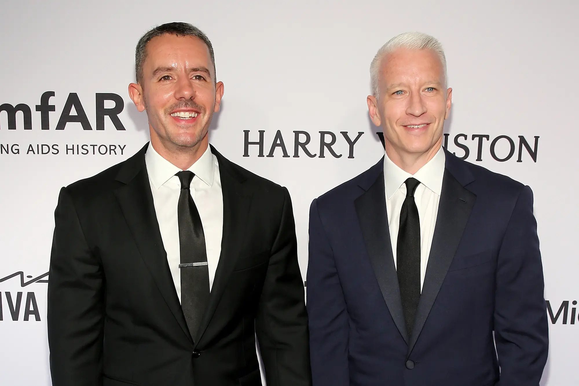 Anderson Cooper Partner Estce que ce single principal de CNN Anchor